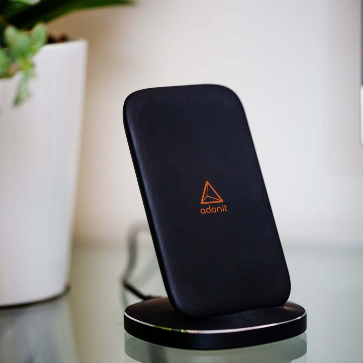 ADONIT Wireless Charging Stand - Black