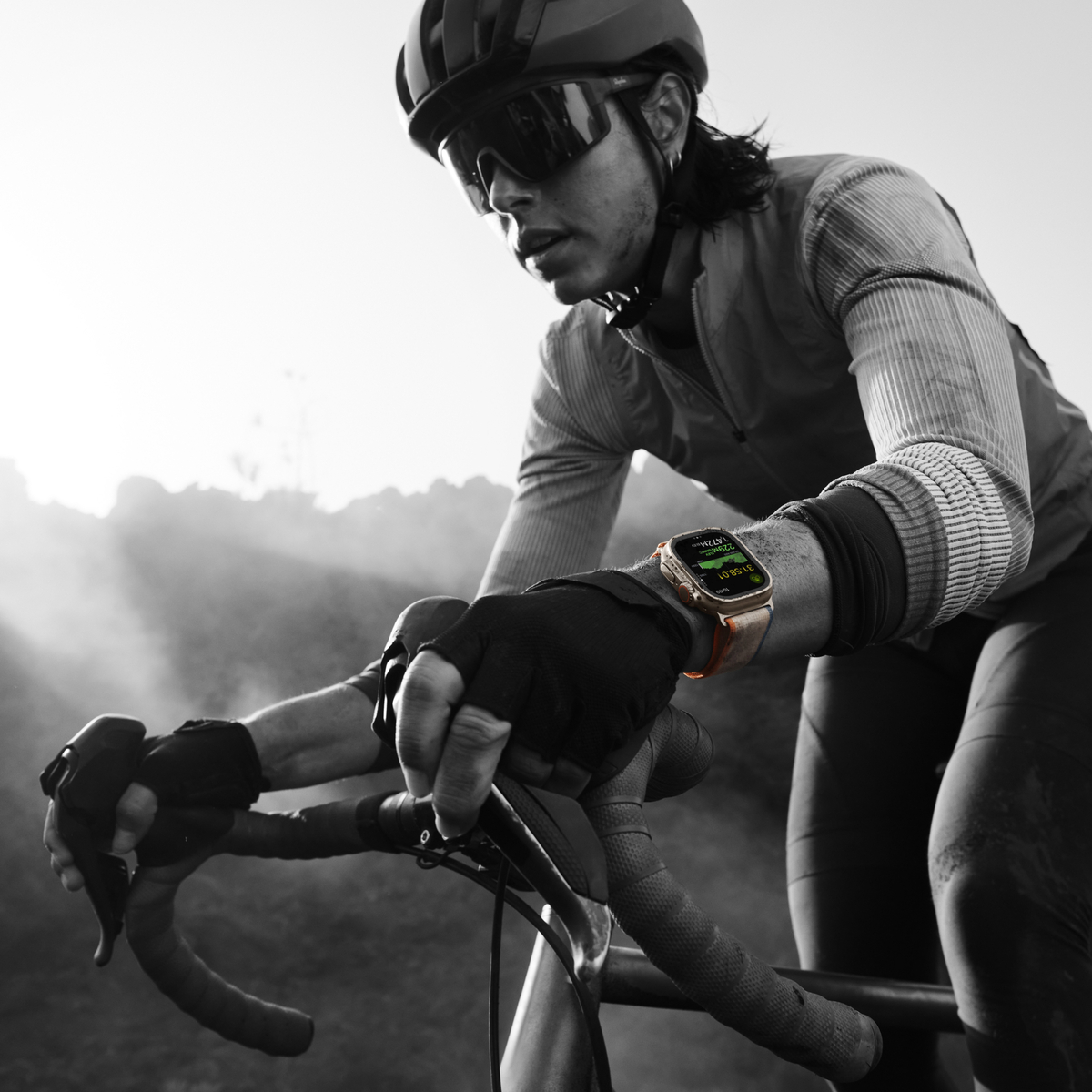 Apple Watch Ultra 2 GPS + Cellular, Titanium Case with Olive Alpine Loop, 49 mm, Medium, MREY3AE/A