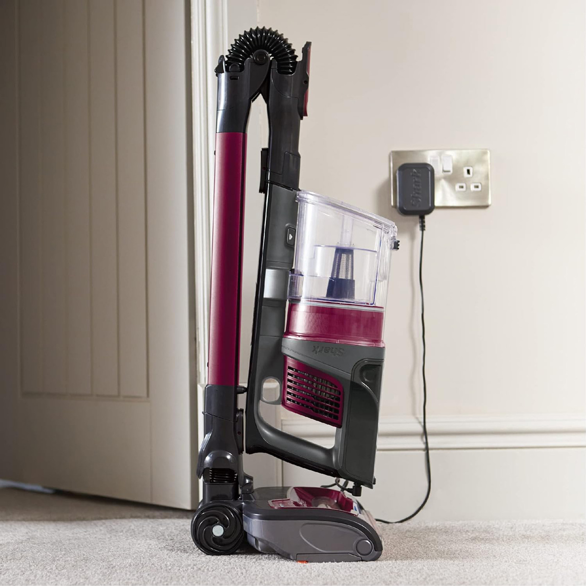 Shark Cordless Vacuum Cleaner with DuoClean, IZ201ME