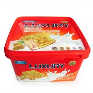 Hwa Tai Luxury Cheese Vegetable Cracker with Cheese Flavoured Cream Sandwich 420g