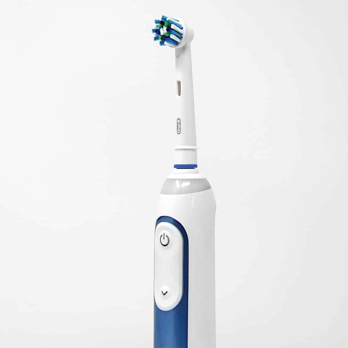 Oral-B Smart 6 6000N Rechargeable Toothbrush with Bluetooth Connectivity D700.535.5