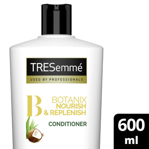 TRESemme Botanix Natural Nourish & Replenish Conditioner with Coconut Milk & Aloe Vera for Dry Hair 600ml