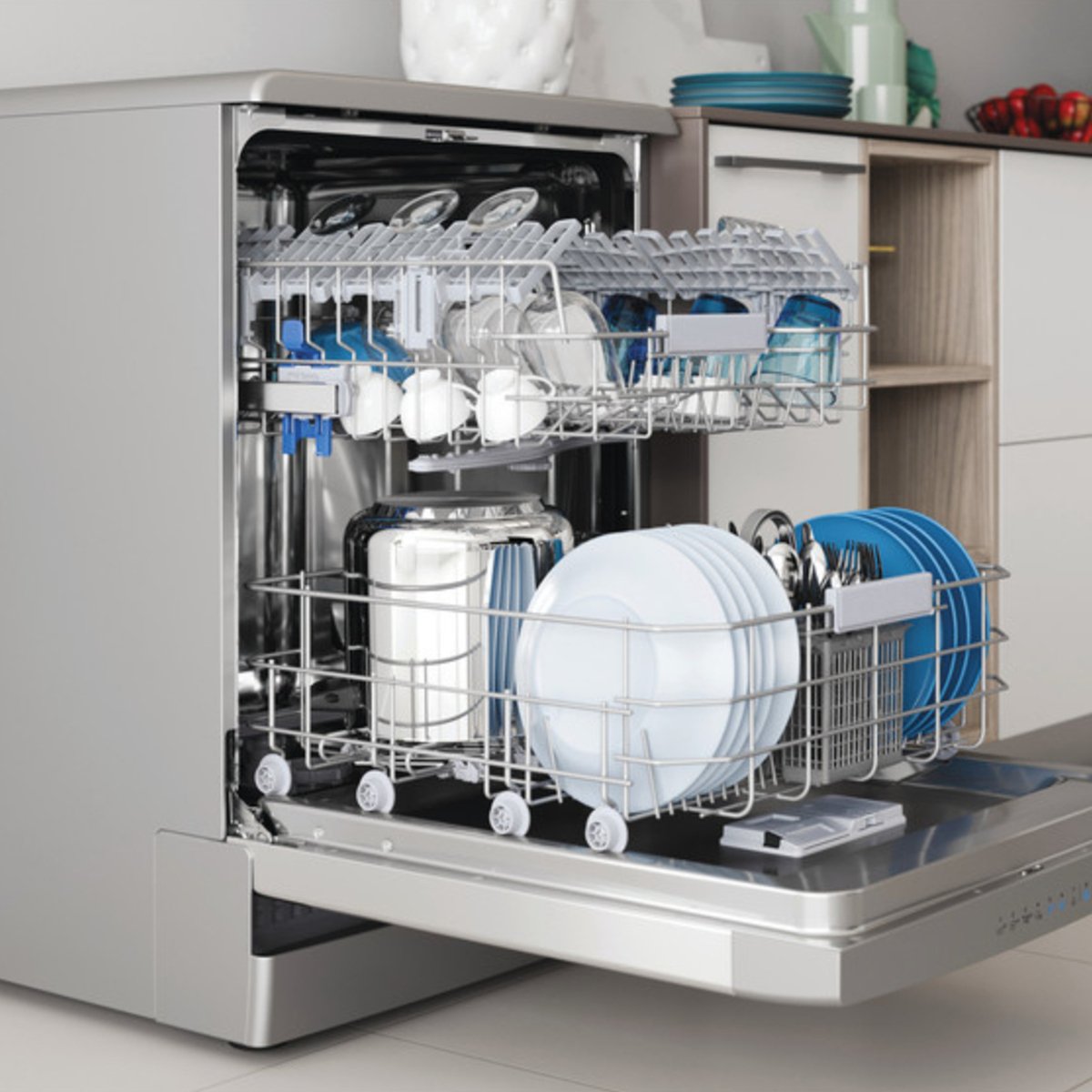 Indesit Freestanding Dishwasher DFO-3C23XUK 8 Programs