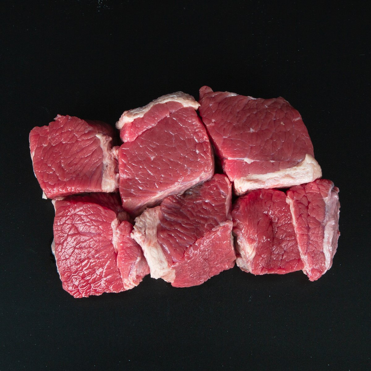 اشتري قم بشراء مكعبات لحم بقري برازيلي 500 جم Online at Best Price من الموقع - من لولو هايبر ماركت Veal & Beef في الامارات