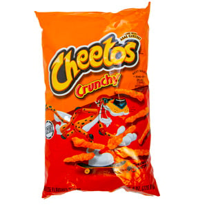 Buy Cheetos Crunchy Cheese Flavoured Snacks 226.8 g Online at Best Price | Potato Bags | Lulu KSA in Kuwait