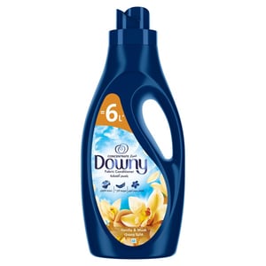 Downy Vanilla & Musk Concentrate Fabric Conditioner Value Pack 2 Litres