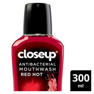 Closeup Antibacterial Mouthwash Red Hot 300 ml