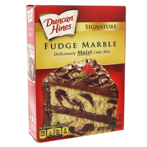 Duncan Hines Signature Fudge Marble Cake Mix 432g
