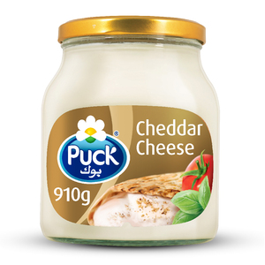 Puck Cheddar Cheese Spread 910g